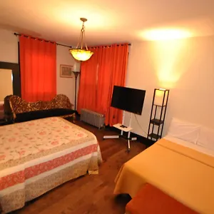  Homestay Ewr Airport Multilevel With 2-3 Beds United States